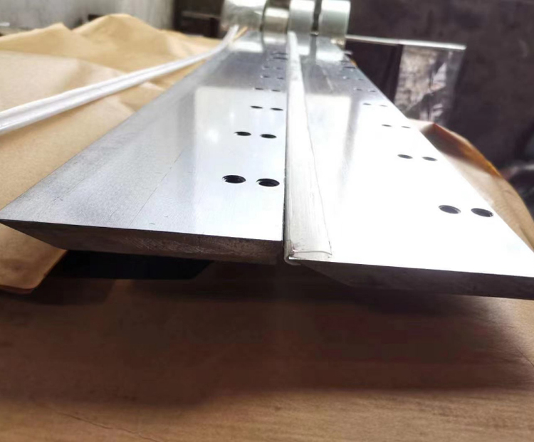 刀(dāo)口鑲鋼刀(dāo)