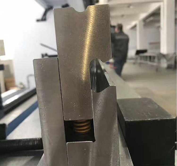 折(she)彎機模具(ju)